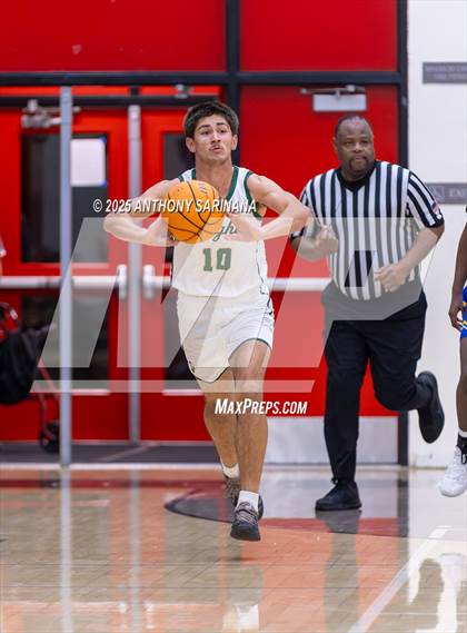 Thumbnail 1 in Bishop Amat vs. Ontario Christian photogallery.