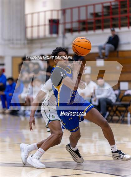 Thumbnail 2 in Bishop Amat vs. Ontario Christian photogallery.