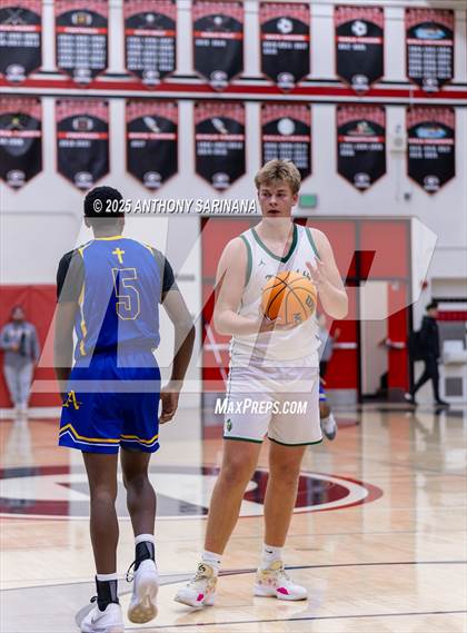 Thumbnail 2 in Bishop Amat vs. Ontario Christian photogallery.