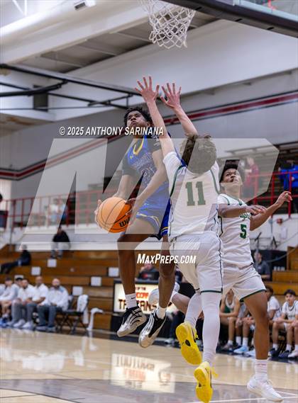 Thumbnail 2 in Bishop Amat vs. Ontario Christian photogallery.