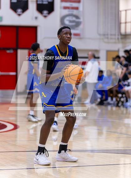 Thumbnail 3 in Bishop Amat vs. Ontario Christian photogallery.