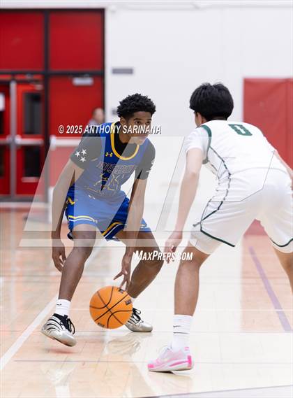 Thumbnail 2 in Bishop Amat vs. Ontario Christian photogallery.