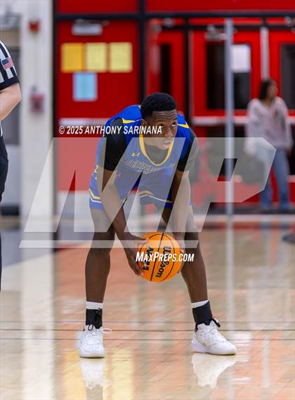 Thumbnail 1 in Bishop Amat vs. Ontario Christian photogallery.