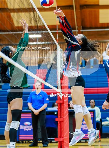 Thumbnail 2 in Evergreen @ Lindbergh (KingCo Tournament) photogallery.