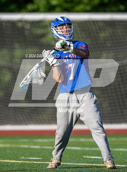 Thumbnail 2 in Reading Memorial (MIAA Division 2 Round of 32) photogallery.