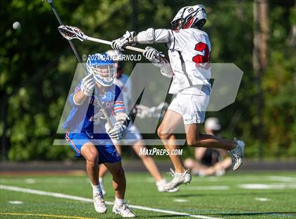 Thumbnail 3 in Reading Memorial (MIAA Division 2 Round of 32) photogallery.