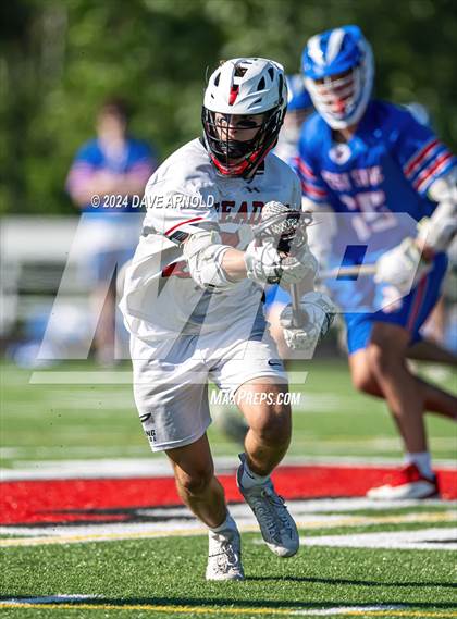 Thumbnail 1 in Reading Memorial (MIAA Division 2 Round of 32) photogallery.
