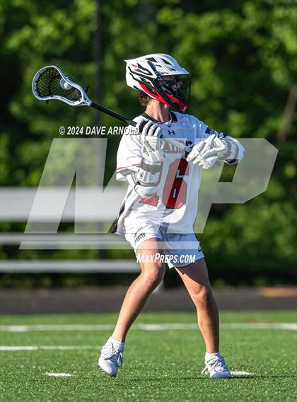 Thumbnail 2 in Reading Memorial (MIAA Division 2 Round of 32) photogallery.