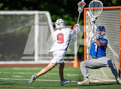 Thumbnail 2 in Reading Memorial (MIAA Division 2 Round of 32) photogallery.