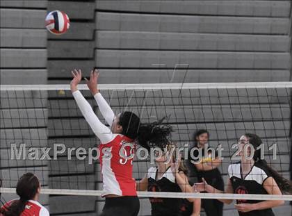 Thumbnail 3 in Redlands East Valley vs. Lakewood (2010 Durango Fall Classic) photogallery.