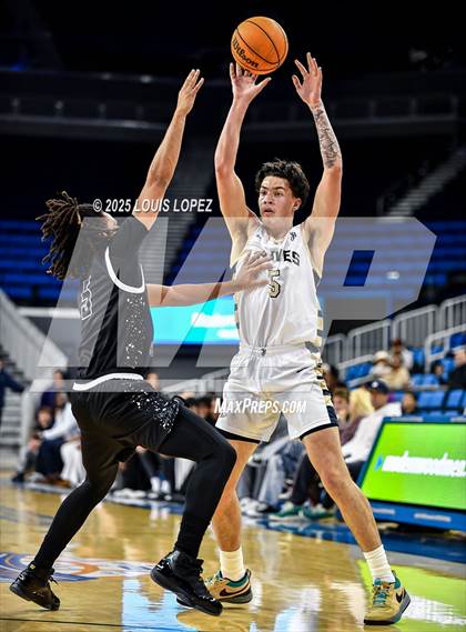 Thumbnail 2 in Harvard-Westlake vs. St. John Bosco photogallery.