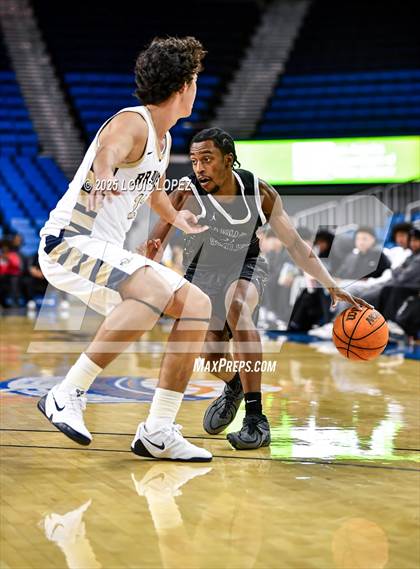 Thumbnail 3 in Harvard-Westlake vs. St. John Bosco photogallery.