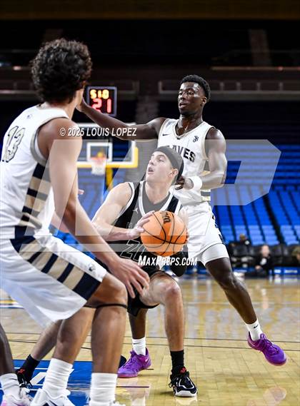 Thumbnail 2 in Harvard-Westlake vs. St. John Bosco photogallery.