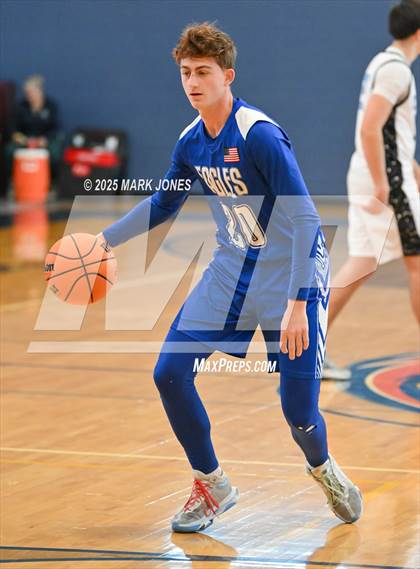 Thumbnail 1 in Cactus vs. El Capitan (Great Desert Shootout) photogallery.