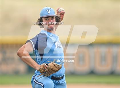 Thumbnail 2 in Valor Christian vs. Mountain Vista - CHSAA 5A Region 3 Final Game photogallery.