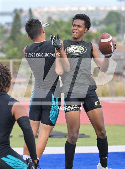 Thumbnail 2 in Castle Park vs Olympian (7 on 7) photogallery.
