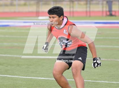 Thumbnail 2 in Castle Park vs Olympian (7 on 7) photogallery.