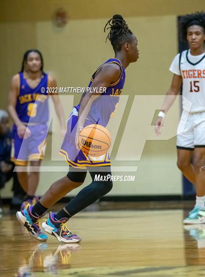 Thumbnail 3 in Jack Britt vs South View (Cumberland County Holiday Classic) photogallery.