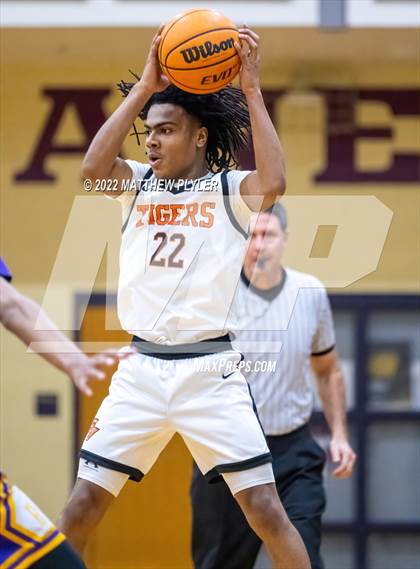 Thumbnail 1 in Jack Britt vs South View (Cumberland County Holiday Classic) photogallery.