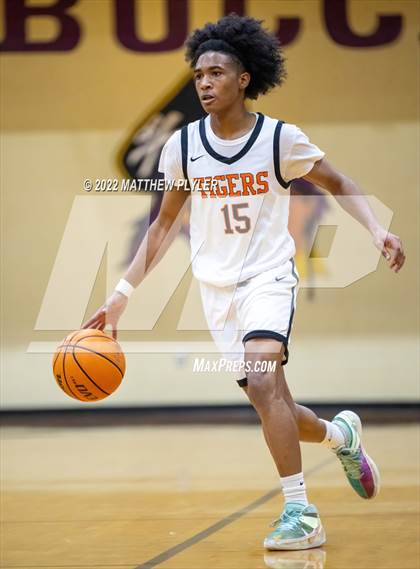 Thumbnail 2 in Jack Britt vs South View (Cumberland County Holiday Classic) photogallery.