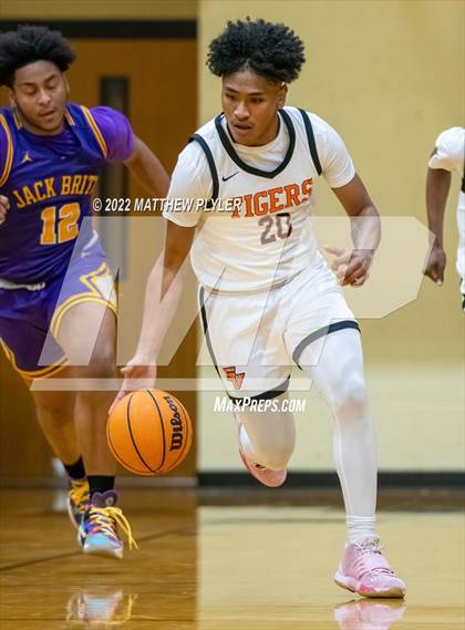 Thumbnail 3 in Jack Britt vs South View (Cumberland County Holiday Classic) photogallery.