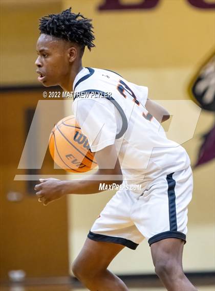 Thumbnail 3 in Jack Britt vs South View (Cumberland County Holiday Classic) photogallery.