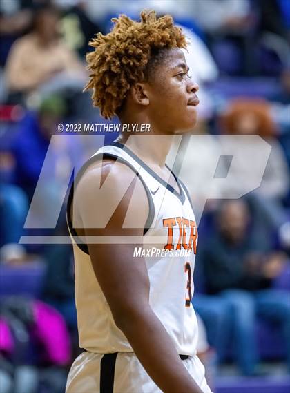 Thumbnail 2 in Jack Britt vs South View (Cumberland County Holiday Classic) photogallery.