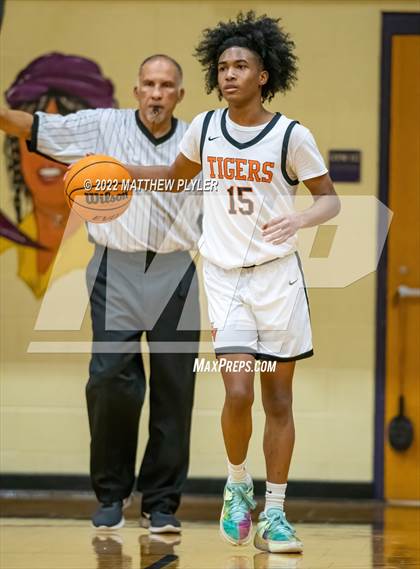 Thumbnail 3 in Jack Britt vs South View (Cumberland County Holiday Classic) photogallery.