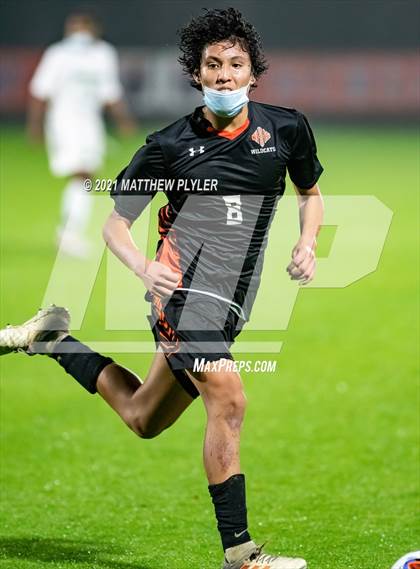 Thumbnail 1 in Weddington vs. New Hanover (1 of 2 - NCHSAA 3A Final - the Game) photogallery.