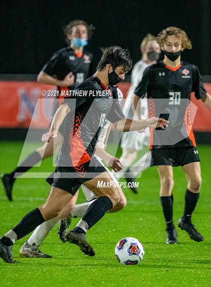 Thumbnail 1 in Weddington vs. New Hanover (1 of 2 - NCHSAA 3A Final - the Game) photogallery.
