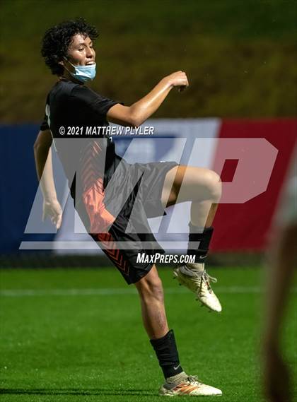 Thumbnail 1 in Weddington vs. New Hanover (1 of 2 - NCHSAA 3A Final - the Game) photogallery.