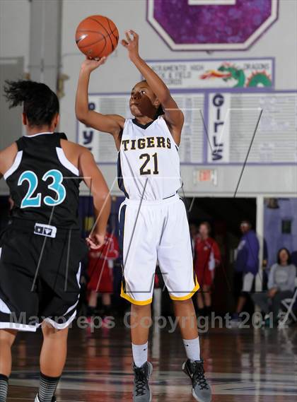 Thumbnail 1 in Sheldon vs. Inderkum (St. Hope Classic) photogallery.