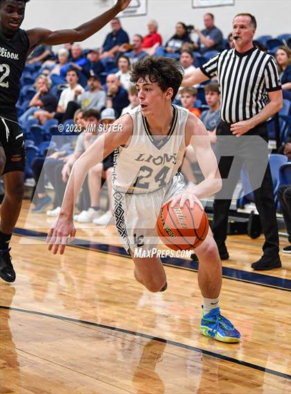 Thumbnail 3 in Lake Creek vs Ellison (UIL 5A Reg III Bi-District) photogallery.
