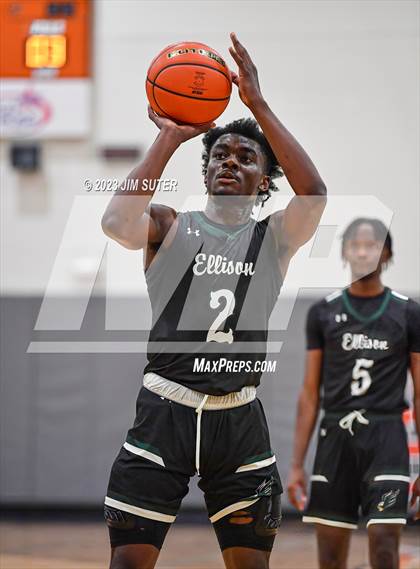 Thumbnail 3 in Lake Creek vs Ellison (UIL 5A Reg III Bi-District) photogallery.
