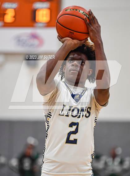 Thumbnail 3 in Lake Creek vs Ellison (UIL 5A Reg III Bi-District) photogallery.