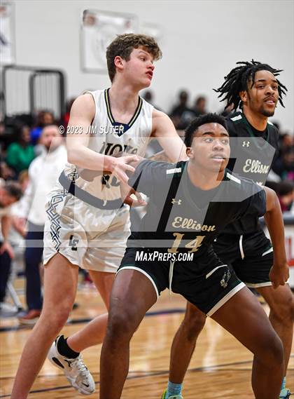 Thumbnail 2 in Lake Creek vs Ellison (UIL 5A Reg III Bi-District) photogallery.