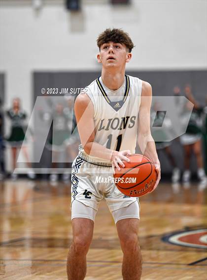 Thumbnail 1 in Lake Creek vs Ellison (UIL 5A Reg III Bi-District) photogallery.