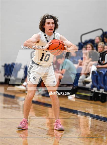 Thumbnail 1 in Lake Creek vs Ellison (UIL 5A Reg III Bi-District) photogallery.