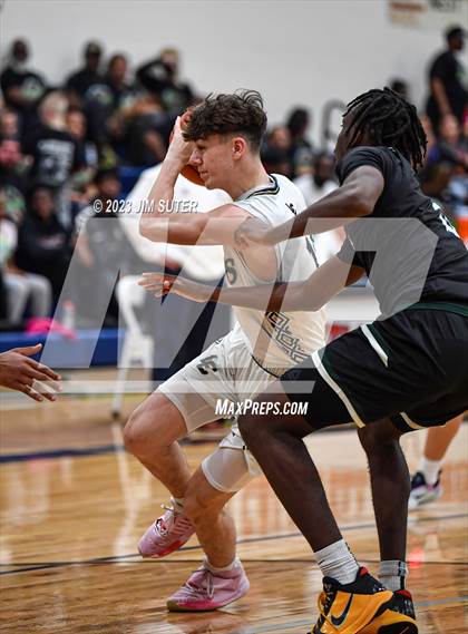 Thumbnail 1 in Lake Creek vs Ellison (UIL 5A Reg III Bi-District) photogallery.