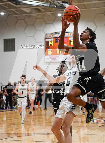 Thumbnail 2 in Lake Creek vs Ellison (UIL 5A Reg III Bi-District) photogallery.