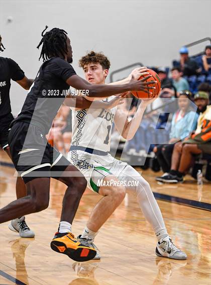 Thumbnail 3 in Lake Creek vs Ellison (UIL 5A Reg III Bi-District) photogallery.