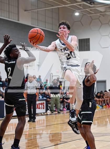 Thumbnail 1 in Lake Creek vs Ellison (UIL 5A Reg III Bi-District) photogallery.