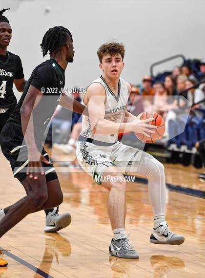 Thumbnail 2 in Lake Creek vs Ellison (UIL 5A Reg III Bi-District) photogallery.