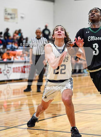 Thumbnail 2 in Lake Creek vs Ellison (UIL 5A Reg III Bi-District) photogallery.