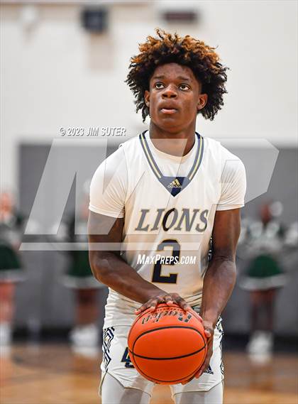 Thumbnail 2 in Lake Creek vs Ellison (UIL 5A Reg III Bi-District) photogallery.