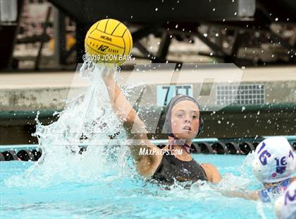 Thumbnail 2 in St. Ignatius vs Righetti (St. Francis Autumn Invitational) photogallery.