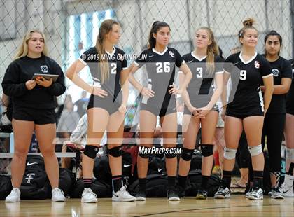 Thumbnail 3 in Mater Dei vs. San Clemente (Queen's Court Tournament) photogallery.