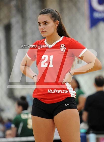 Thumbnail 1 in Mater Dei vs. San Clemente (Queen's Court Tournament) photogallery.