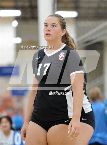 Thumbnail 2 in Mater Dei vs. San Clemente (Queen's Court Tournament) photogallery.