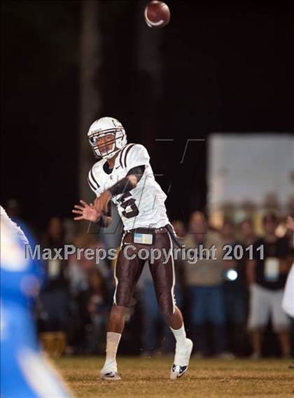 Thumbnail 3 in Crespi @ Bishop Amat photogallery.